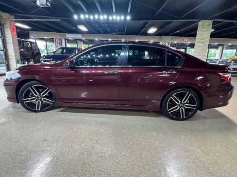 Used 2017 Honda Accord Sport image 4