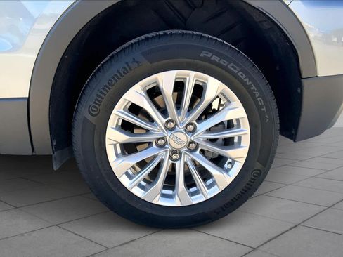 Used 2024 Cadillac XT4 Luxury w/ Cold Weather Package image 10