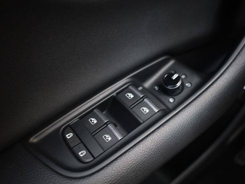 Used 2019 Audi Q8 Premium Plus w/ Premium Plus AWD/4WD image 34