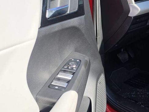 Used 2025 Mitsubishi Outlander SE FWD image 19