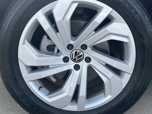 Used 2023 Volkswagen Atlas SE w/ Panoramic Sunroof Package image 6