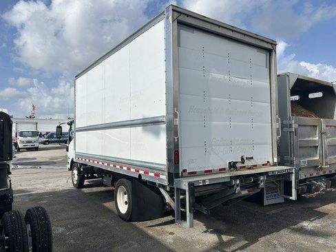 Used 2021 Isuzu NPR RWD image 12