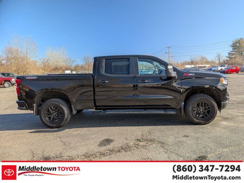 Used 2024 Chevrolet Silverado 1500 LT Trail Boss w/ Convenience Package II AWD/4WD image 2