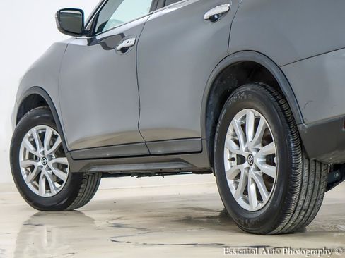 Used 2020 Nissan Rogue SV AWD/4WD image 11