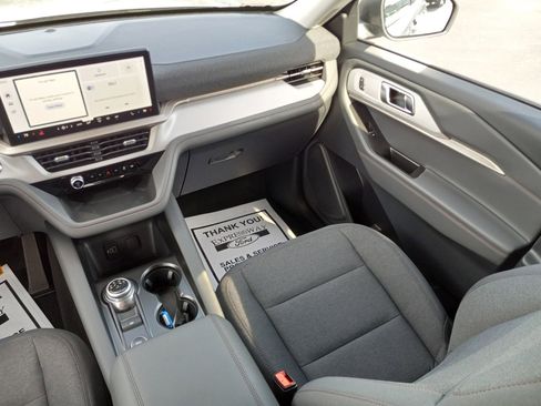 New 2026 Ford Explorer Active image 18