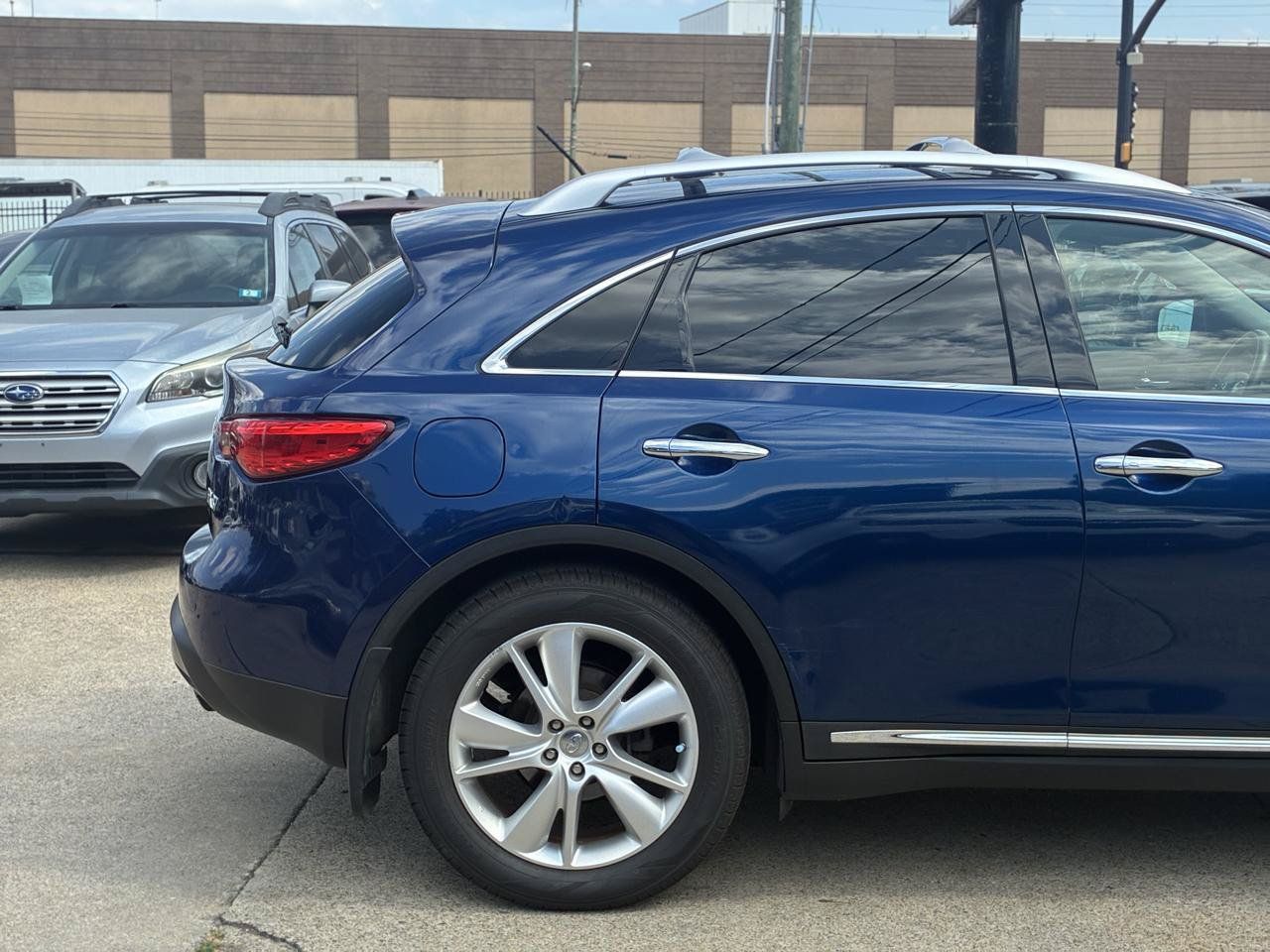 Used 2013 INFINITI FX37 AWD w/ Premium Pkg image 6