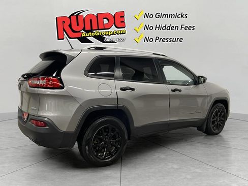 Used 2014 Jeep Cherokee Latitude w/ Cold Weather Group AWD/4WD image 5