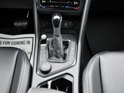 Used 2022 Volkswagen Tiguan SE image 31