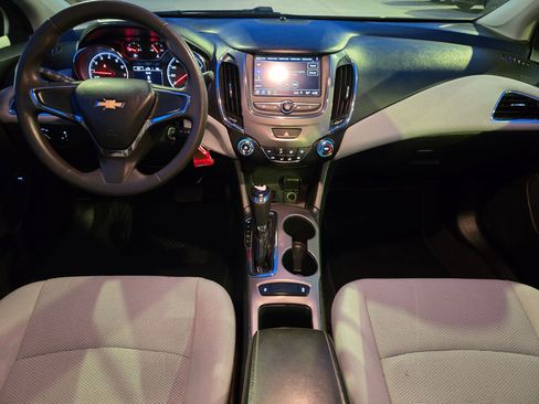 Used 2019 Chevrolet Cruze LS image 10