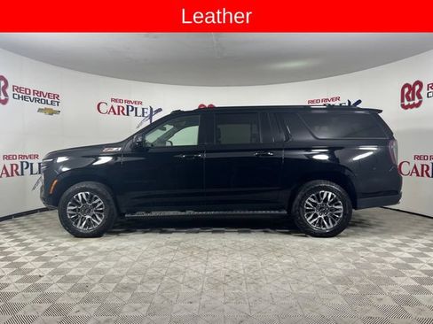 Used 2025 Chevrolet Suburban Z71 w/ Comfort Package AWD/4WD image 4