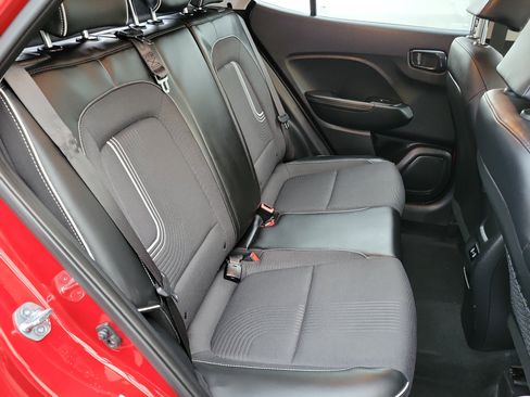 Certified 2025 Hyundai Venue Limited image 20