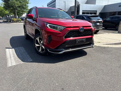 Used 2021 Toyota RAV4 SE w/ Weather & Moonroof Package AWD/4WD image 1