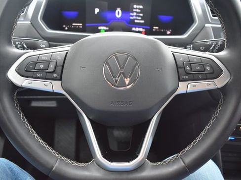 Used 2023 Volkswagen Tiguan SE image 19