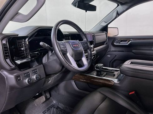 Used 2022 GMC Sierra 1500 Elevation w/ Elevation Premium Package AWD/4WD image 9