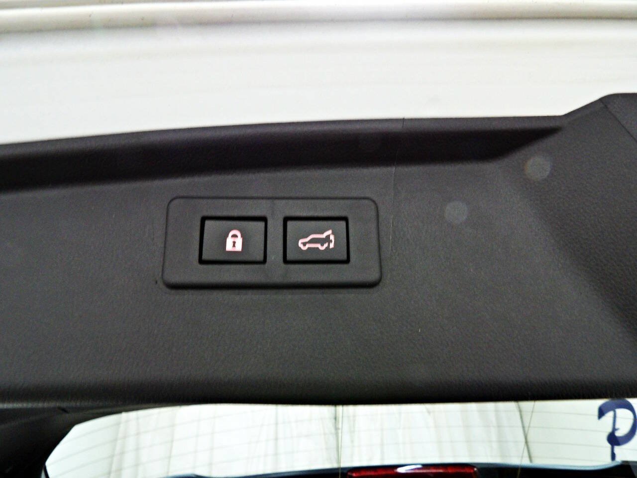 Used 2022 Subaru Outback Premium AWD/4WD image 14