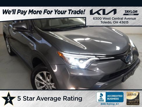 Used 2016 Toyota RAV4 Limited image 1