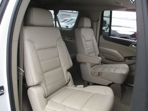 Used 2020 GMC Yukon XL Denali w/ Open Road Package image 25