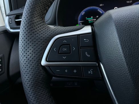 Used 2025 Toyota Sienna Platinum image 42