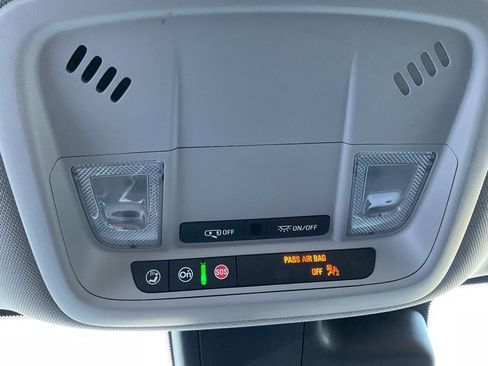 Used 2023 Chevrolet Malibu LT image 27