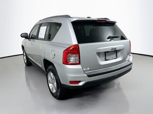 Used 2013 Jeep Compass Latitude FWD image 8