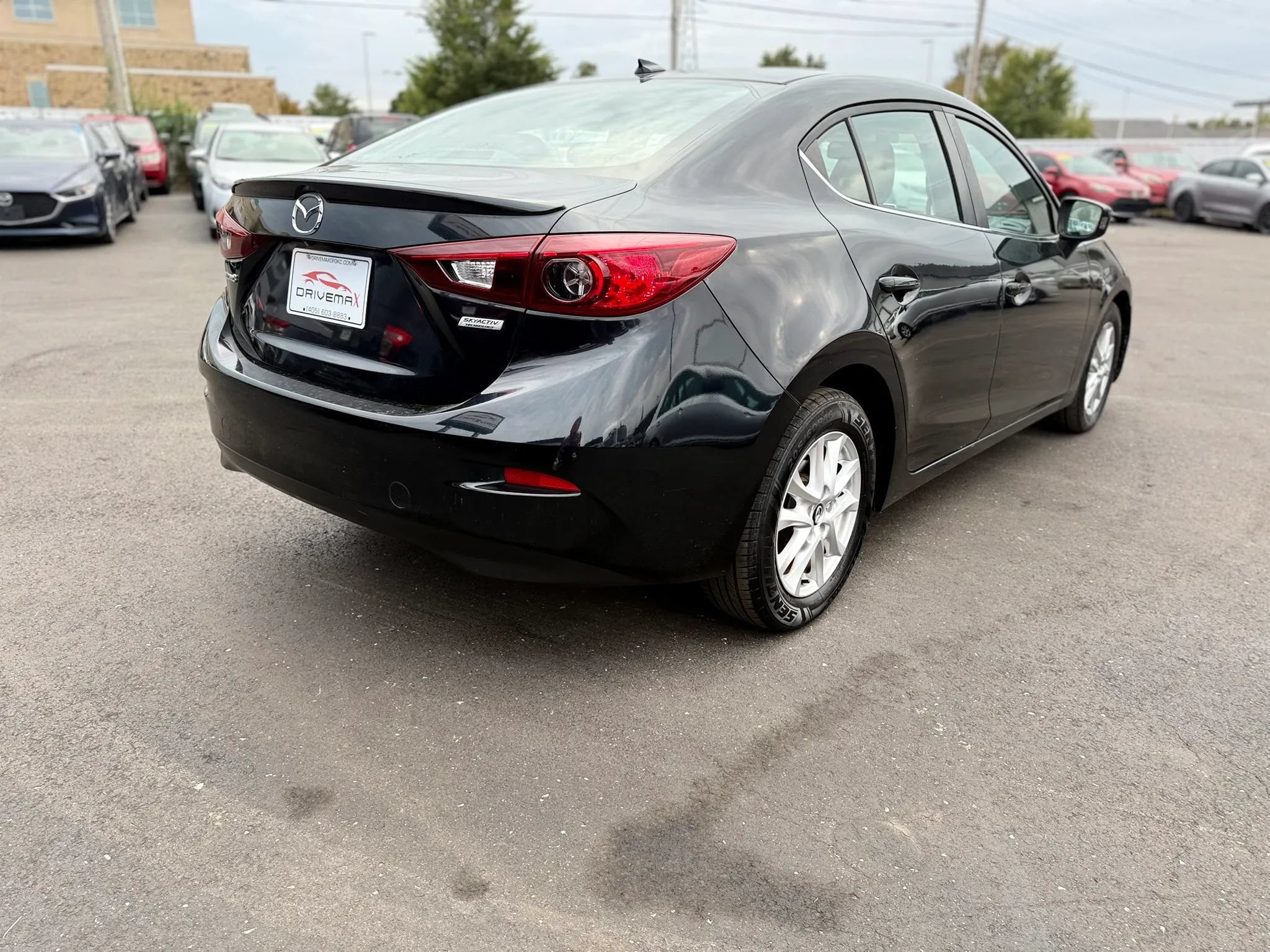 Used 2016 MAZDA MAZDA3 i Grand Touring FWD image 3