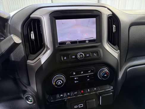 Used 2022 Chevrolet Silverado 1500 Custom image 18