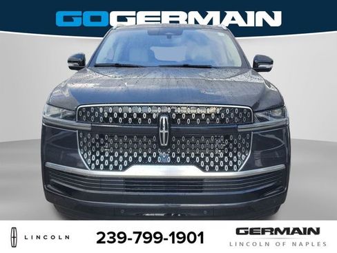 New 2025 Lincoln Navigator L Reserve AWD/4WD image 3