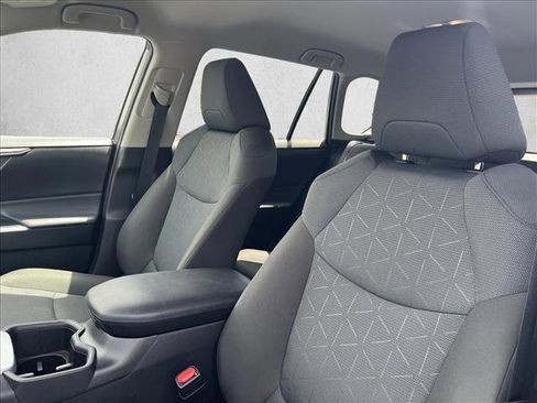 Certified 2025 Toyota RAV4 XLE FWD image 16