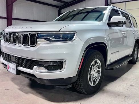 Used 2022 Jeep Wagoneer Series I w/ Convenience Group I AWD/4WD image 8