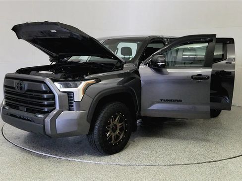 Used 2024 Toyota Tundra SR5 w/ SR5 Convenience Package AWD/4WD image 10