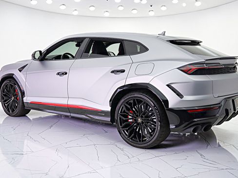 Used 2025 Lamborghini Urus SE AWD/4WD image 9