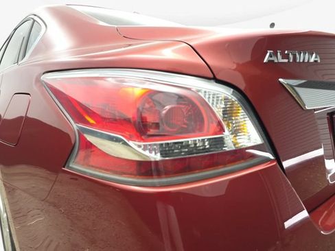 Used 2014 Nissan Altima 2.5 SV w/ Convenience Package FWD image 35