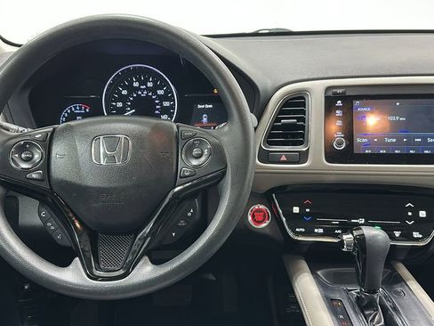 Used 2019 Honda HR-V EX image 11