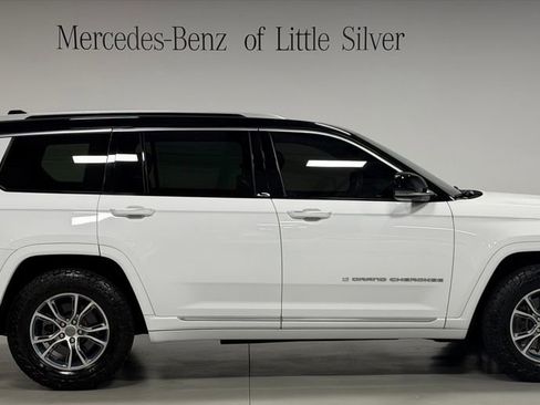 Used 2023 Jeep Grand Cherokee L Summit AWD/4WD image 7