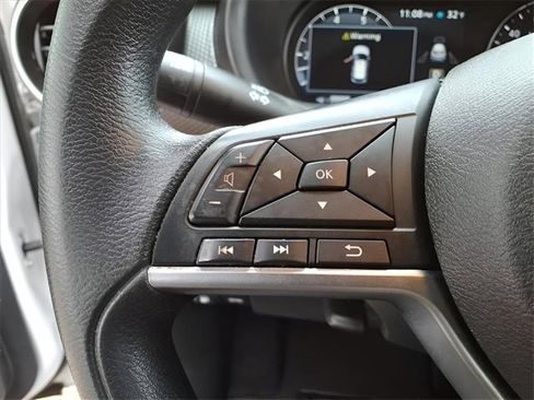 Used 2021 Nissan Kicks SV image 16