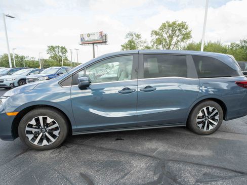 Used 2025 Honda Odyssey EX-L image 3