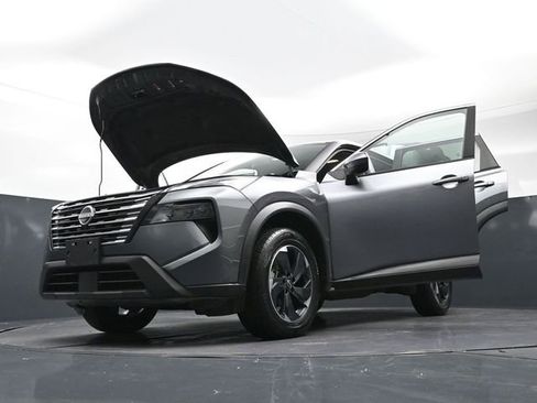 Used 2024 Nissan Rogue SV image 46