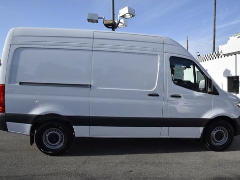 Used 2025 Mercedes-Benz Sprinter 2500 image 7