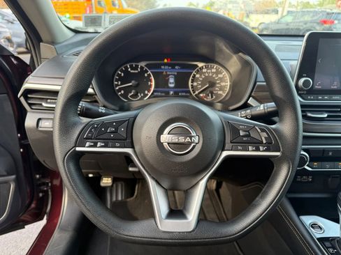 Used 2023 Nissan Altima 2.5 SV image 10