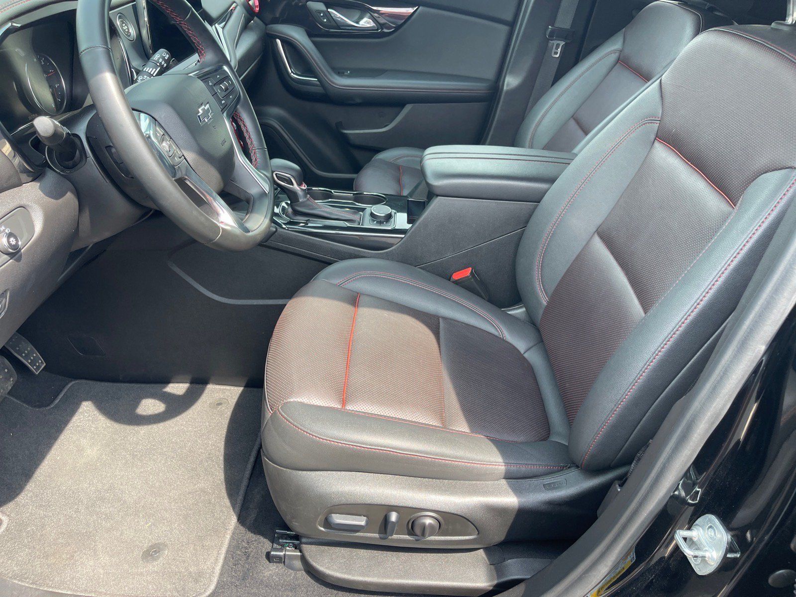 Used 2025 Chevrolet Blazer RS FWD image 10