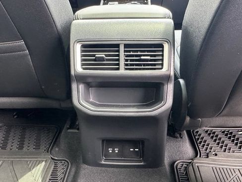 Used 2025 Volkswagen Atlas Cross Sport SE AWD/4WD image 13