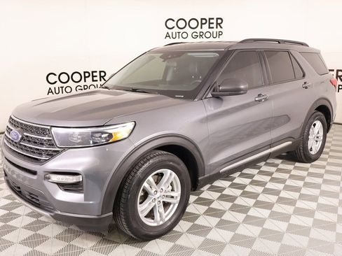 Used 2022 Ford Explorer XLT w/ Equipment Group 202A image 10
