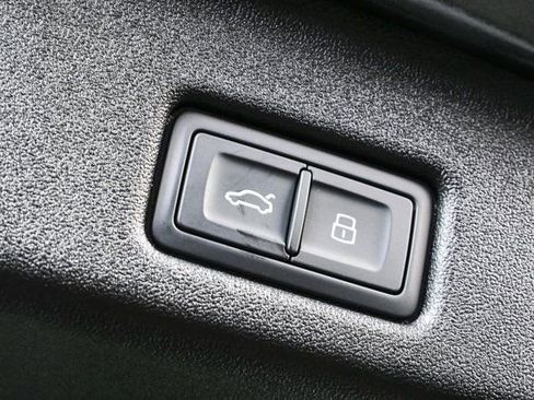 New 2025 Audi SQ5 Premium Plus image 29