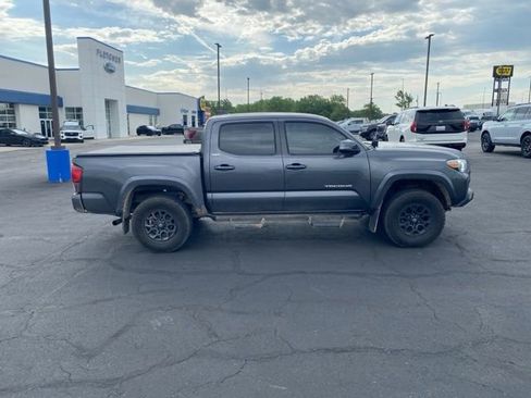 Used 2020 Toyota Tacoma SR5 w/ Technology Package AWD/4WD image 6