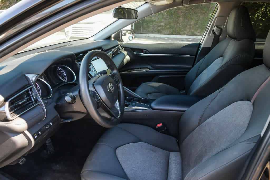 Used 2019 Toyota Camry LE FWD image 16