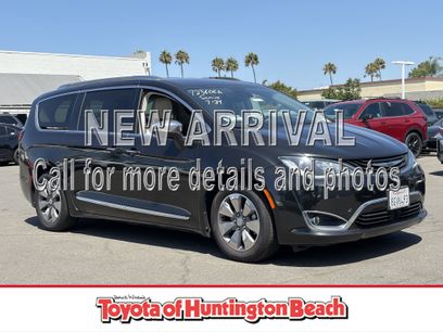 Used 2018 Chrysler Pacifica Limited w/ Advanced Safetytec Group
