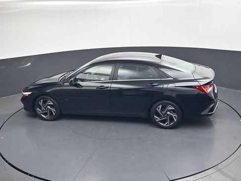 Used 2024 Hyundai Elantra SEL w/ Convenience Package FWD image 25