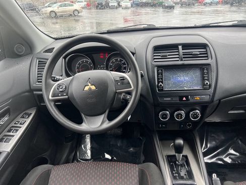 Used 2018 Mitsubishi Outlander Sport ES image 12