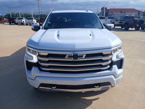 New 2026 Chevrolet Silverado 1500 High Country w/ High Country Premium Package AWD/4WD image 40