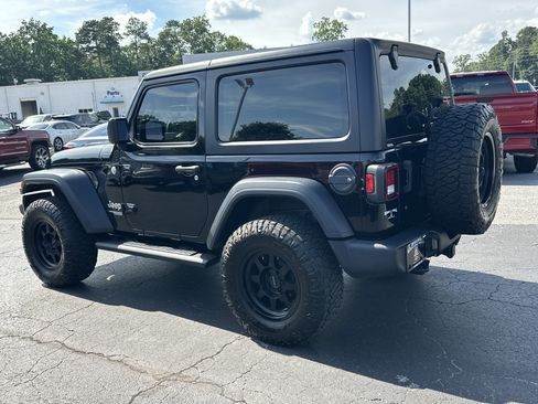 Used 2020 Jeep Wrangler Sport AWD/4WD image 6
